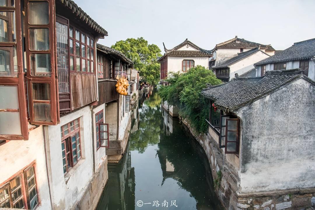【快递鸟】解决美妆&鞋服电商物流痛点大策略与实践